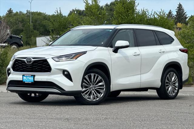 used 2020 Toyota Highlander car, priced at $35,999