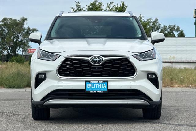 used 2020 Toyota Highlander car, priced at $35,999