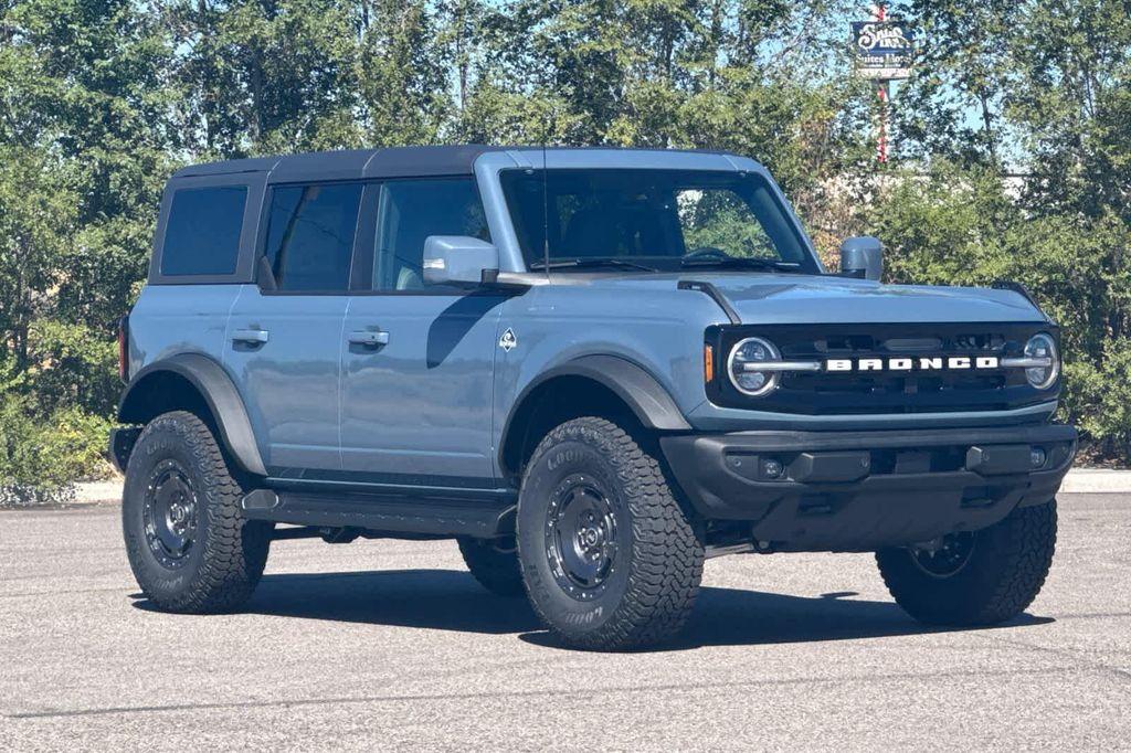 new 2025 Ford Bronco car, priced at $62,621