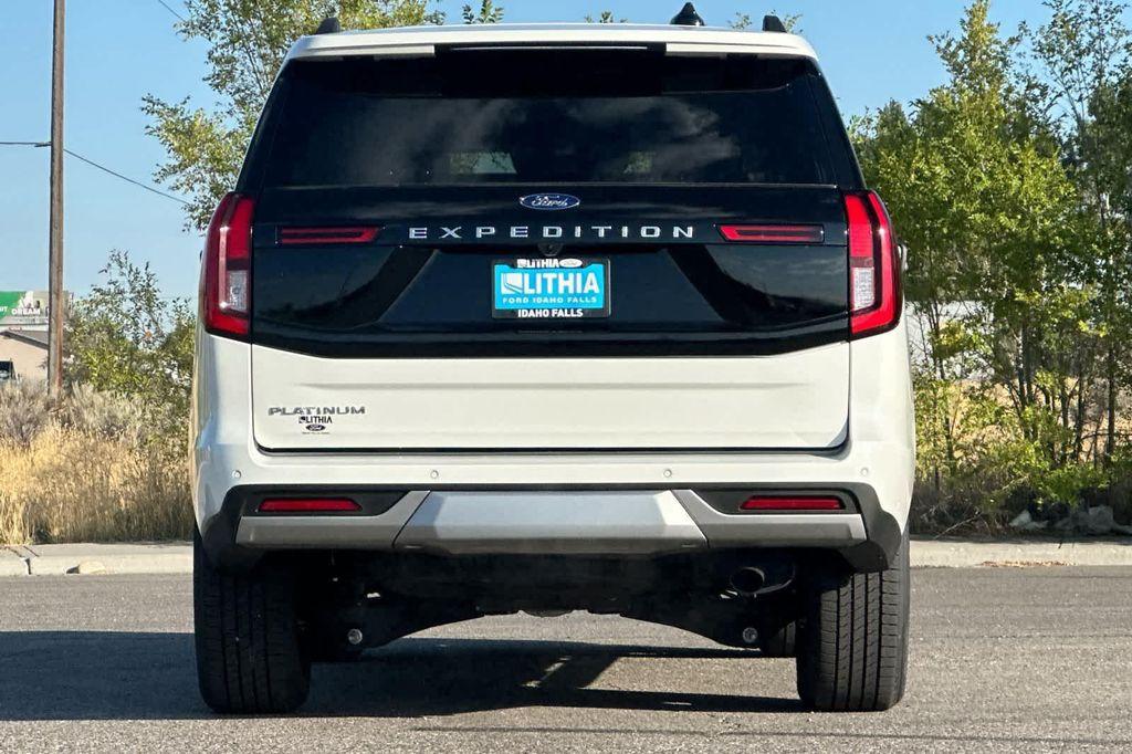 new 2025 Ford Expedition car, priced at $76,229