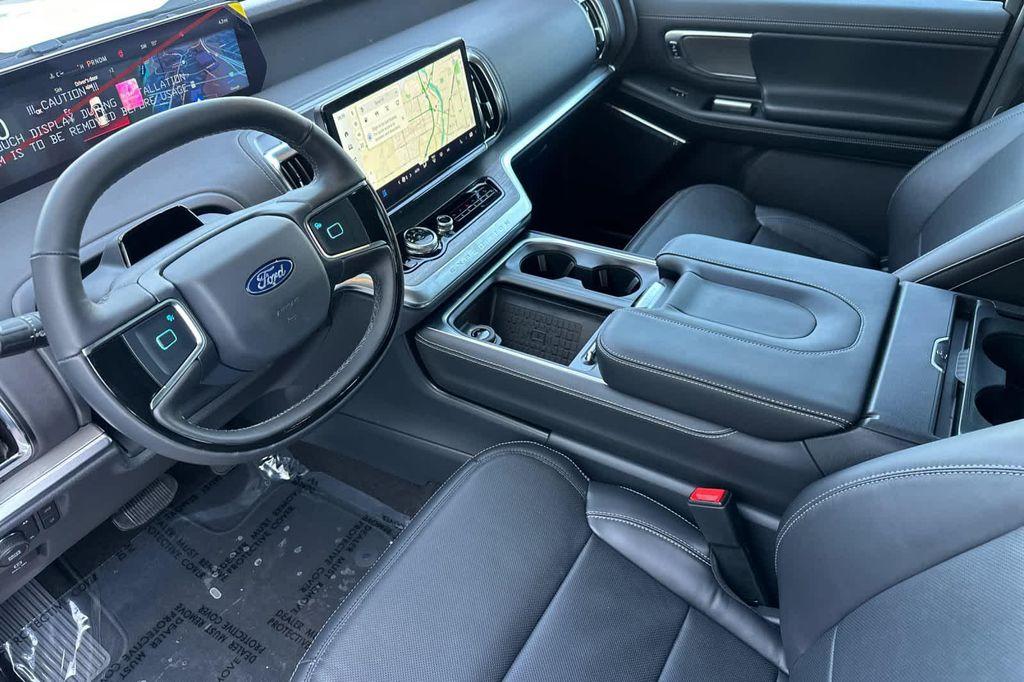 new 2025 Ford Expedition car, priced at $76,229