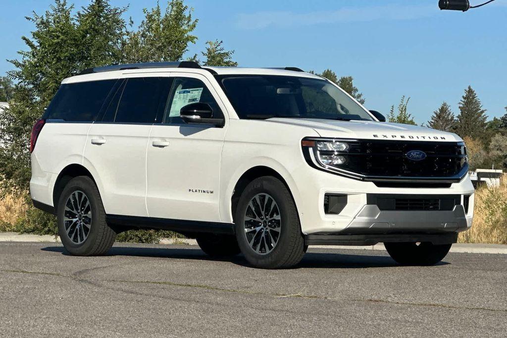 new 2025 Ford Expedition car, priced at $76,229