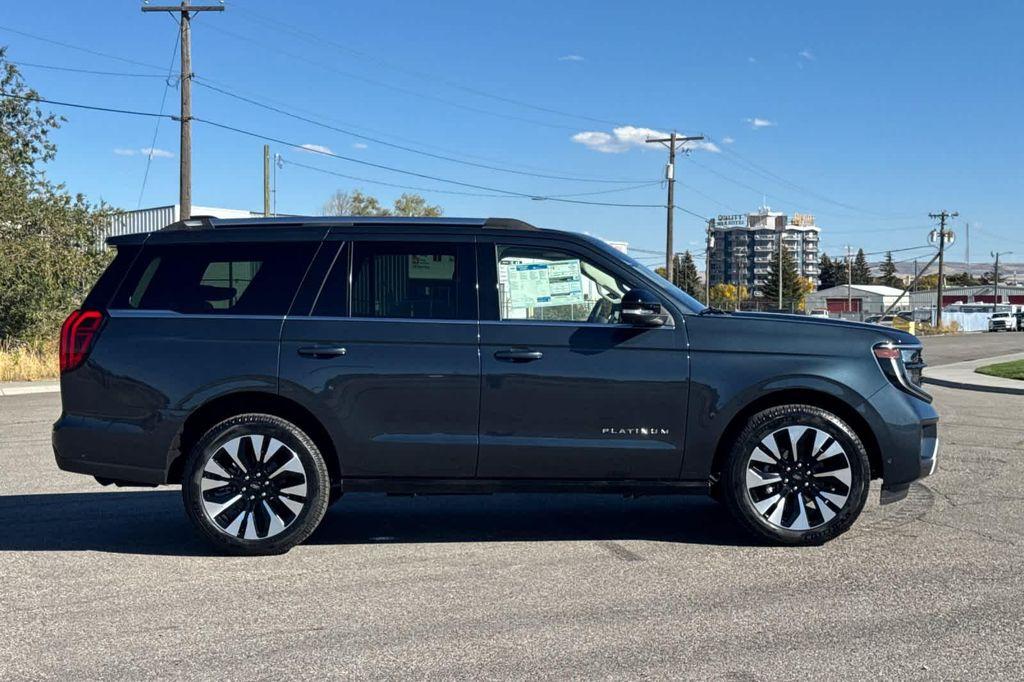 new 2025 Ford Expedition car, priced at $86,817
