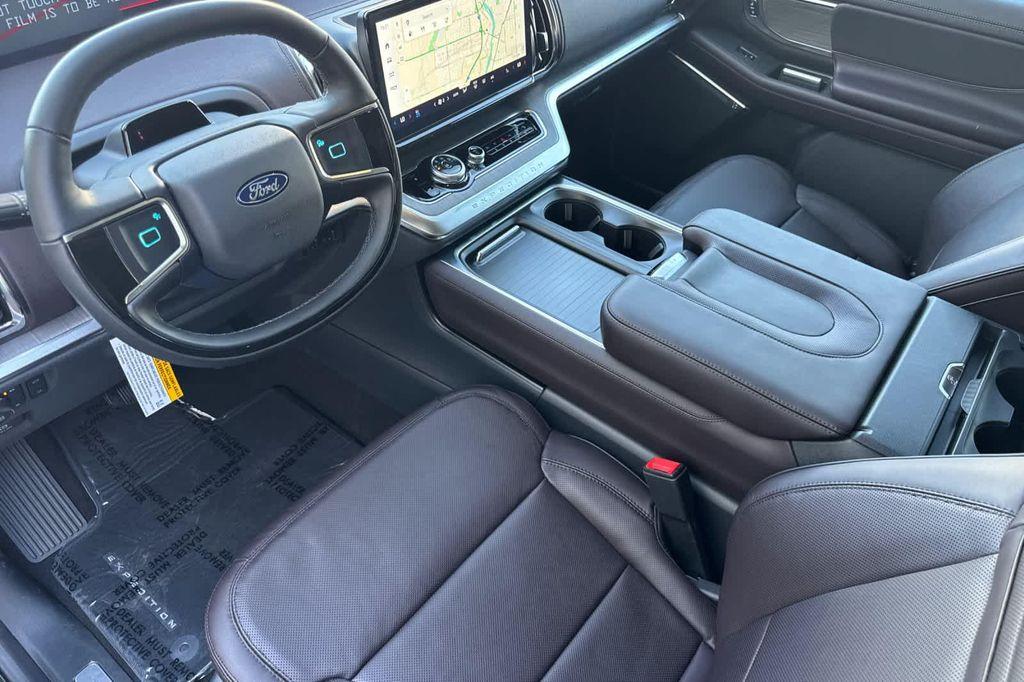 new 2025 Ford Expedition car, priced at $86,817