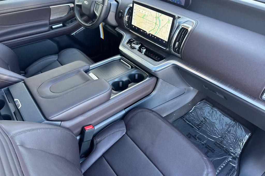 new 2025 Ford Expedition car, priced at $86,817