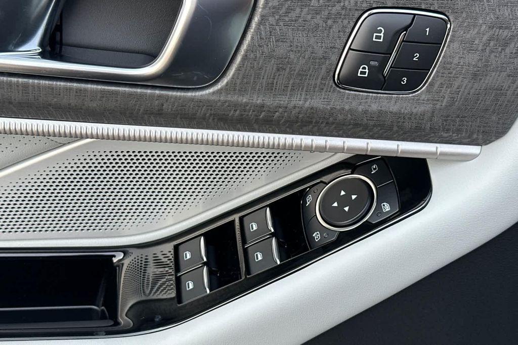 new 2025 Ford Explorer car, priced at $59,859