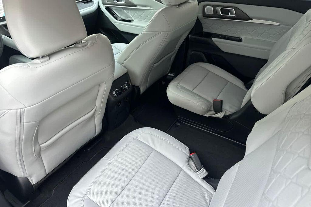 new 2025 Ford Explorer car, priced at $59,859