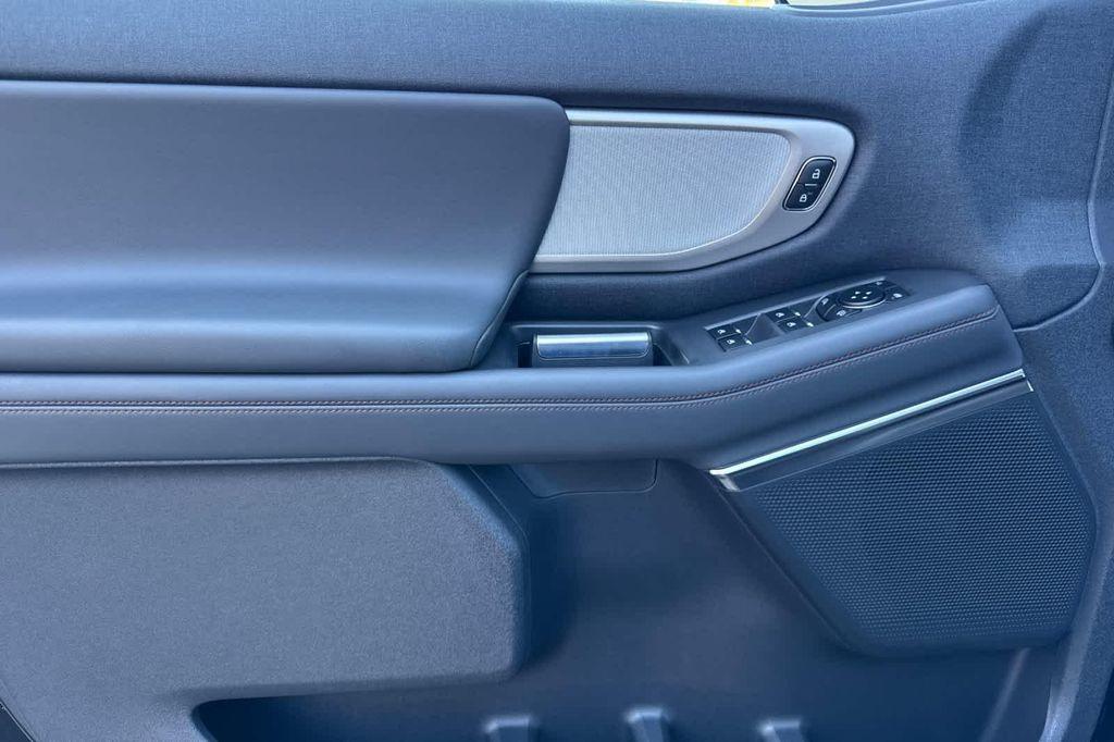 new 2025 Ford Expedition car, priced at $69,903