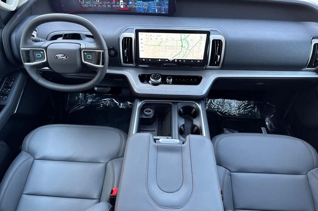 new 2025 Ford Expedition car, priced at $69,903