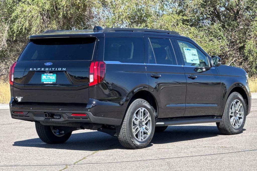 new 2025 Ford Expedition car, priced at $69,903