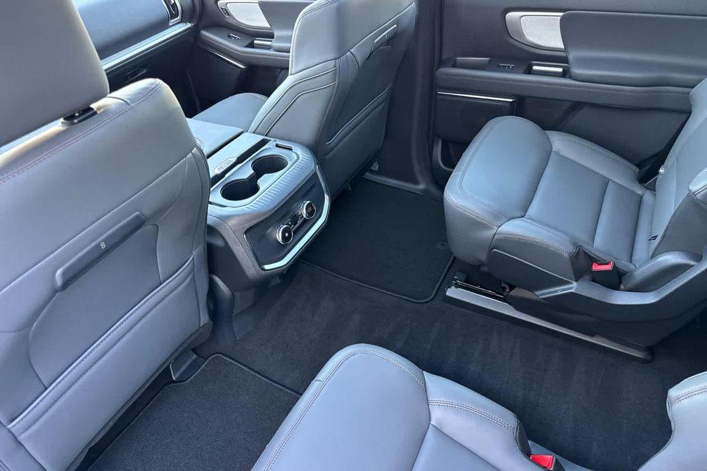 new 2025 Ford Expedition car, priced at $69,903