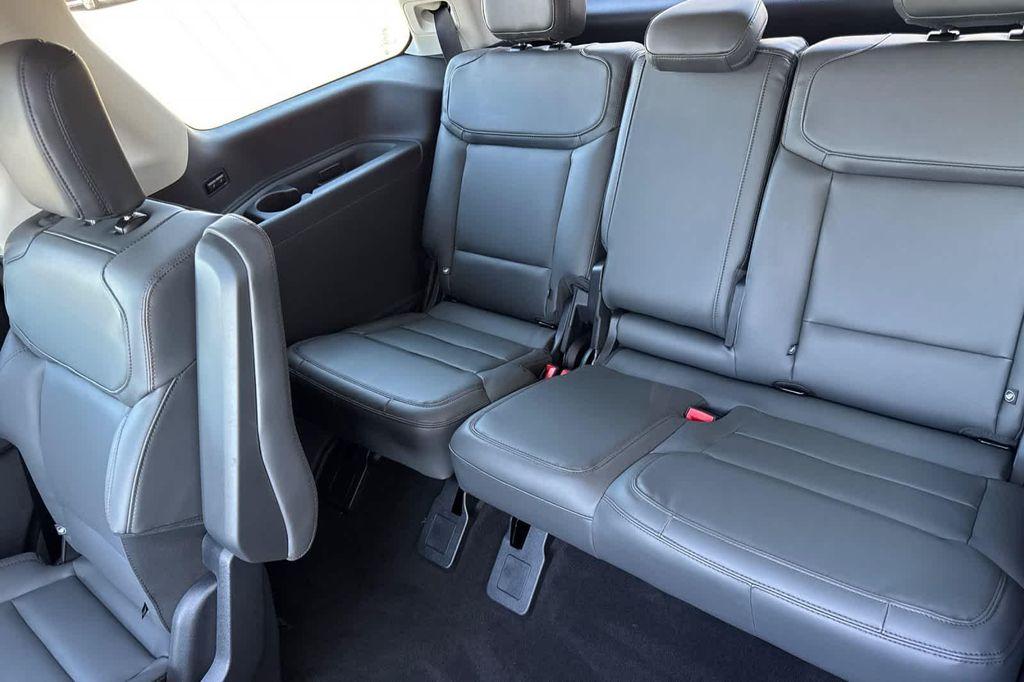 new 2025 Ford Expedition car, priced at $69,903