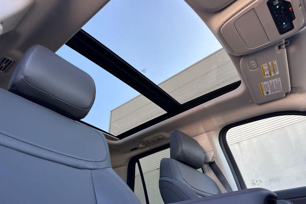 new 2025 Ford Expedition car, priced at $69,903