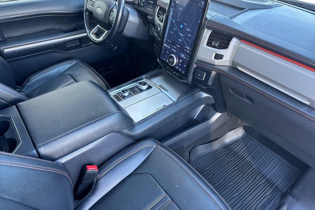 used 2023 Ford Expedition car, priced at $51,673