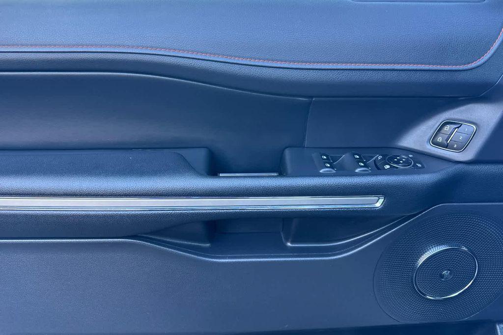 used 2023 Ford Expedition car, priced at $51,673