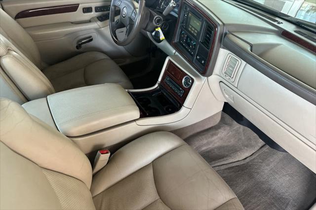 used 2005 Cadillac Escalade EXT car, priced at $9,999