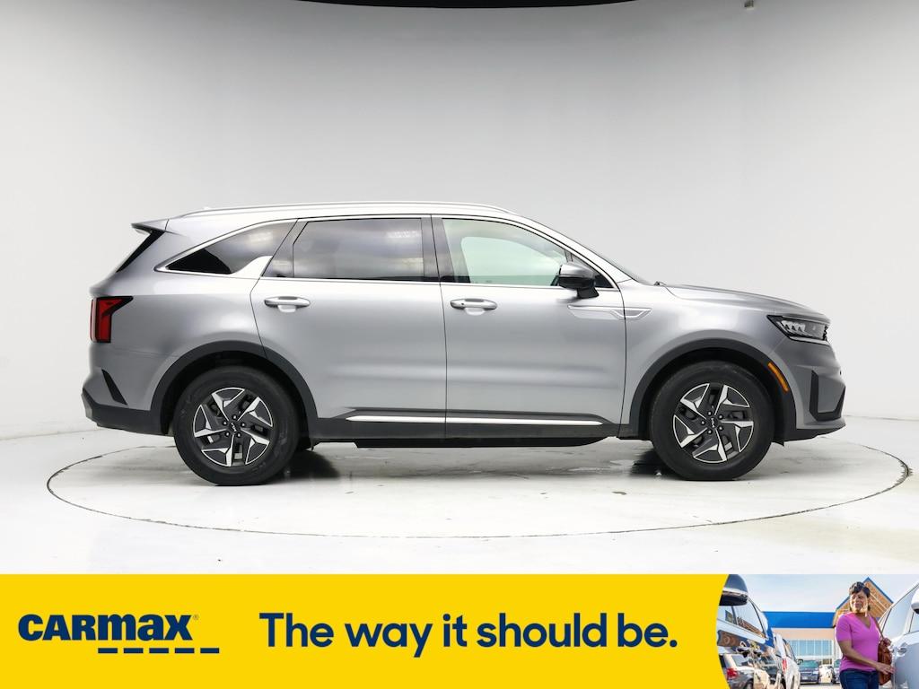 used 2022 Kia Sorento Hybrid car, priced at $31,998