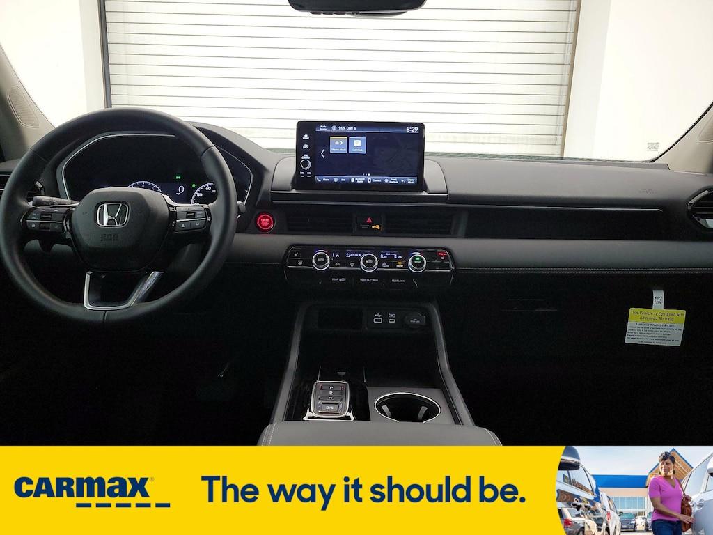 used 2025 Honda Pilot car, priced at $43,998