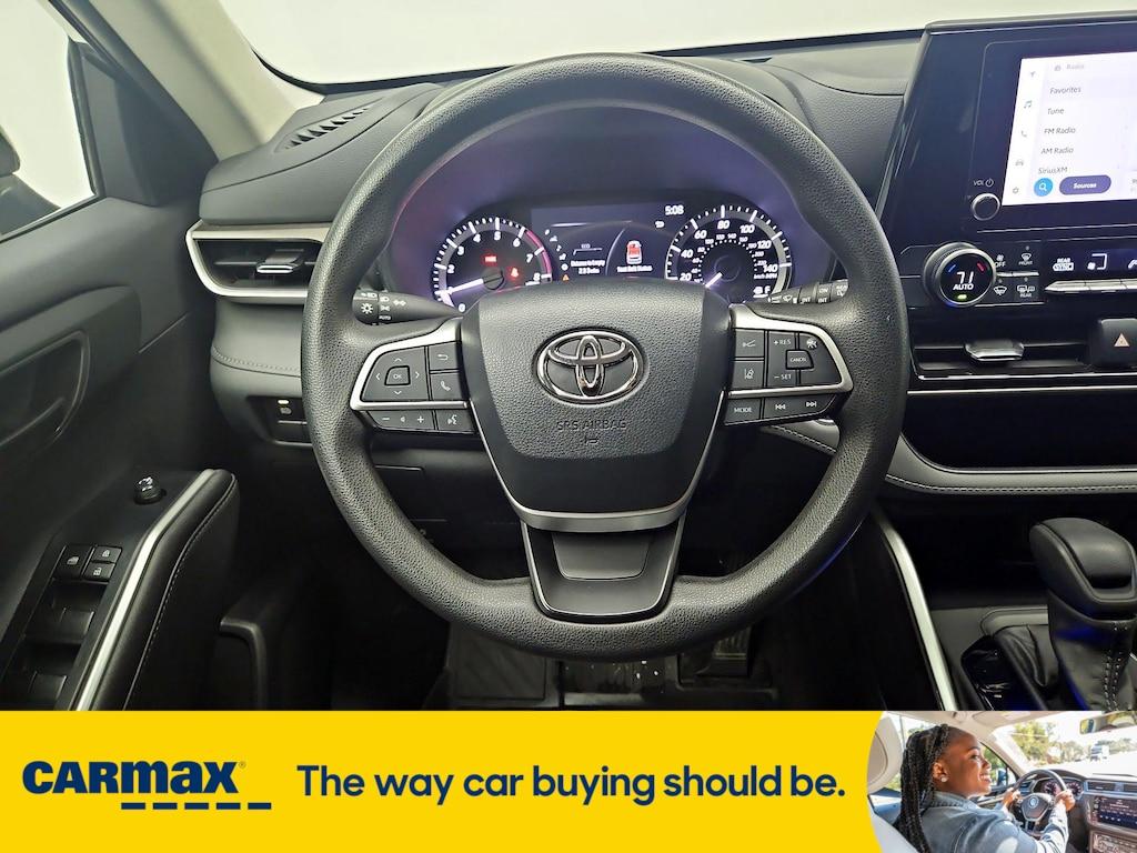 used 2023 Toyota Highlander car, priced at $30,998