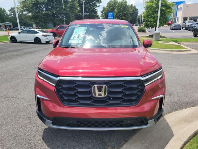 new 2025 Honda Pilot car, priced at $44,405