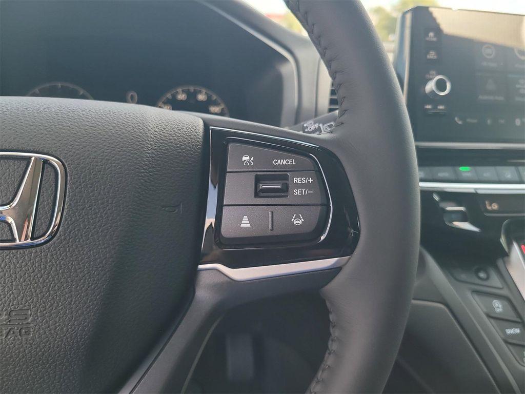 new 2026 Honda Odyssey car, priced at $43,025