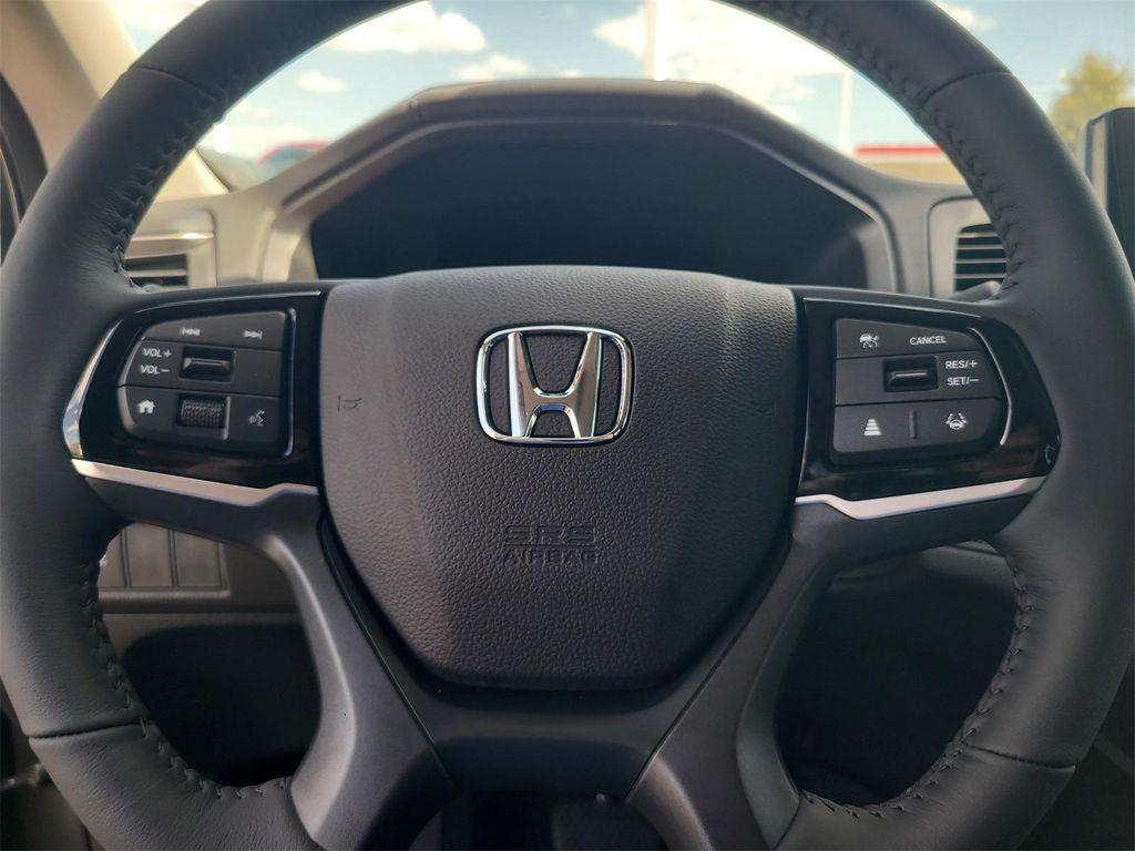 new 2026 Honda Odyssey car, priced at $43,025