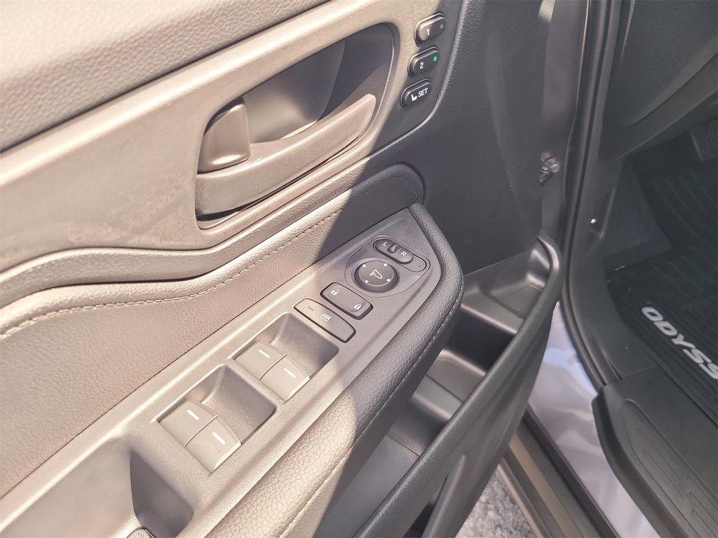 new 2026 Honda Odyssey car, priced at $43,025
