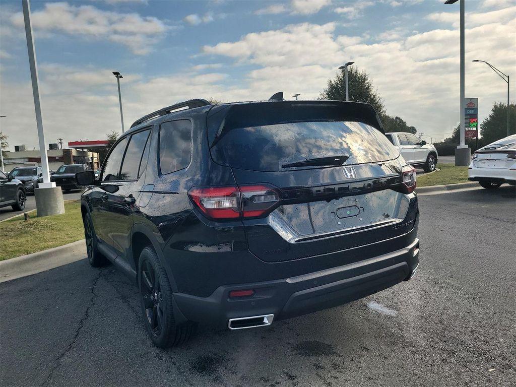 new 2025 Honda Pilot car, priced at $56,075