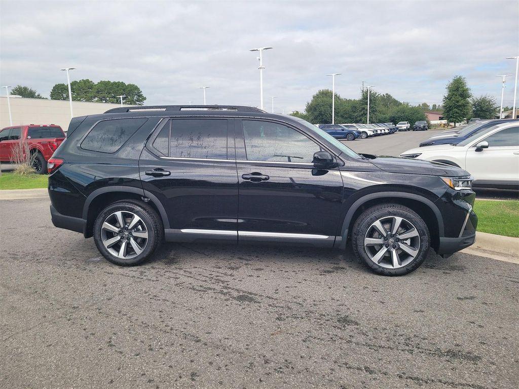new 2025 Honda Pilot car, priced at $55,305