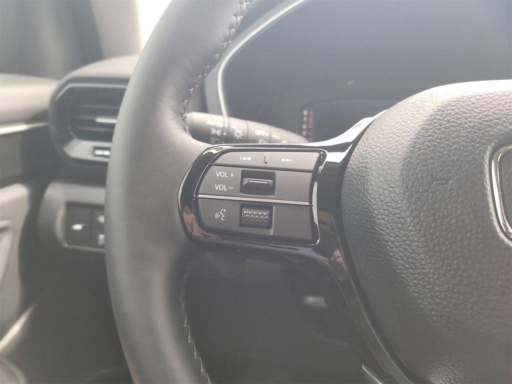new 2025 Honda Pilot car, priced at $55,305