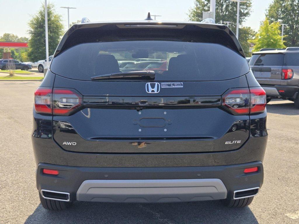 new 2025 Honda Pilot car, priced at $55,305
