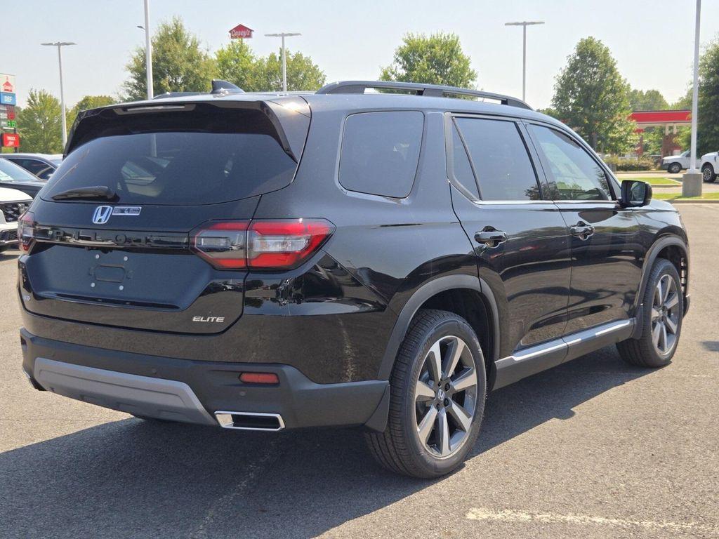new 2025 Honda Pilot car, priced at $55,305
