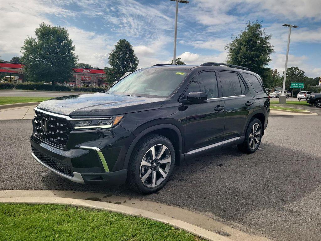 new 2025 Honda Pilot car, priced at $55,305