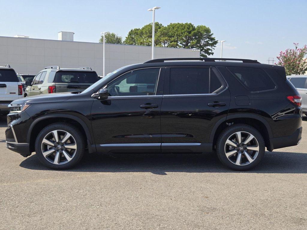 new 2025 Honda Pilot car, priced at $55,305
