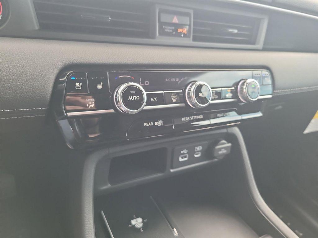 new 2025 Honda Pilot car, priced at $55,305