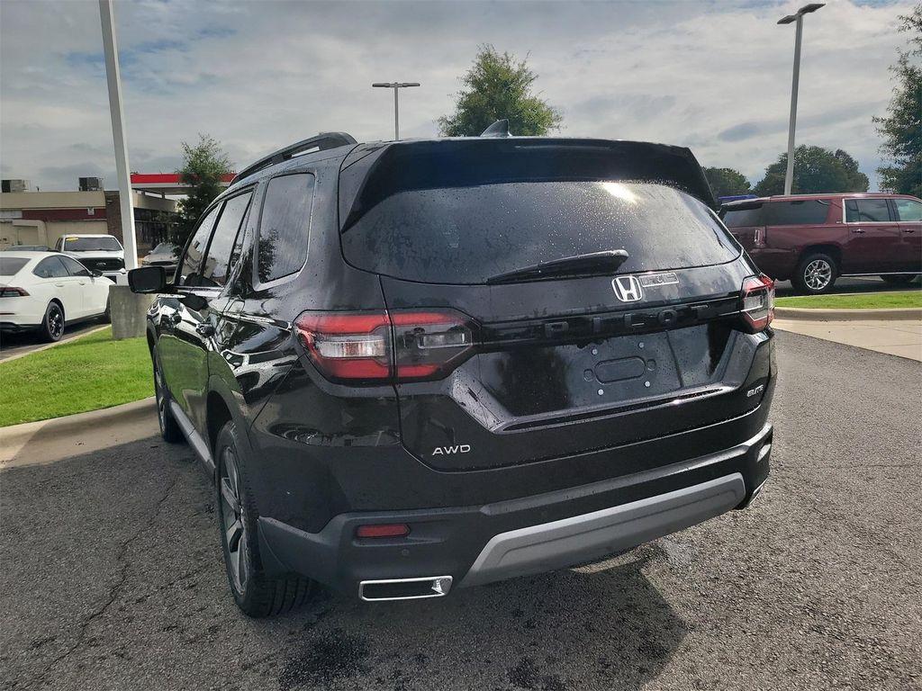 new 2025 Honda Pilot car, priced at $55,305