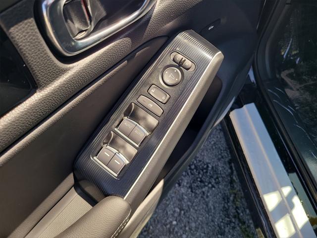 new 2025 Honda Civic Hybrid car, priced at $32,100