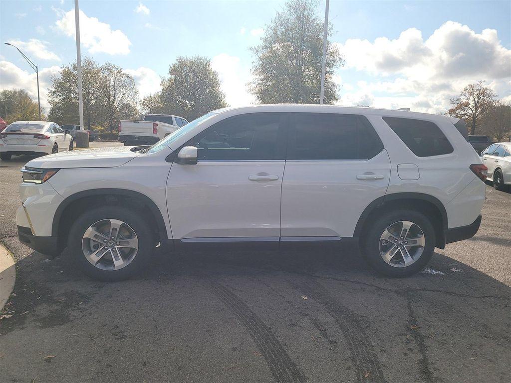 new 2025 Honda Pilot car, priced at $45,450