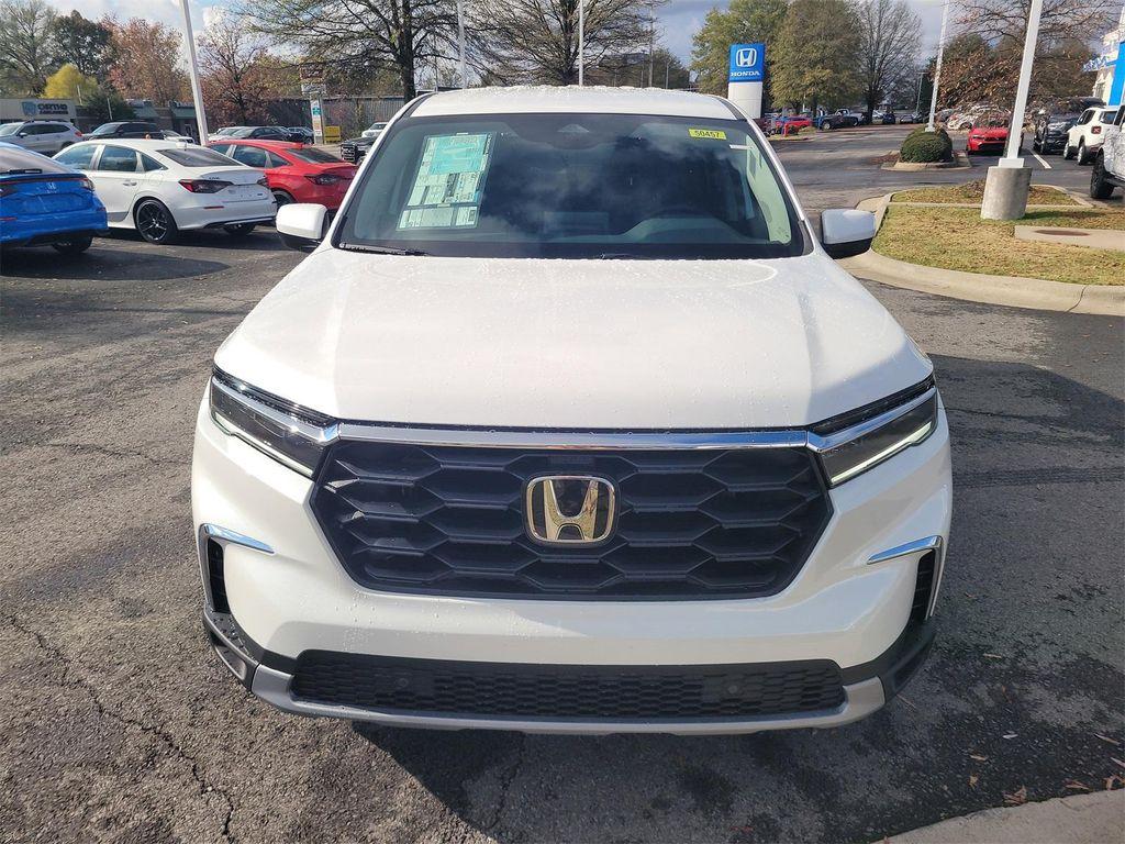 new 2025 Honda Pilot car, priced at $45,450