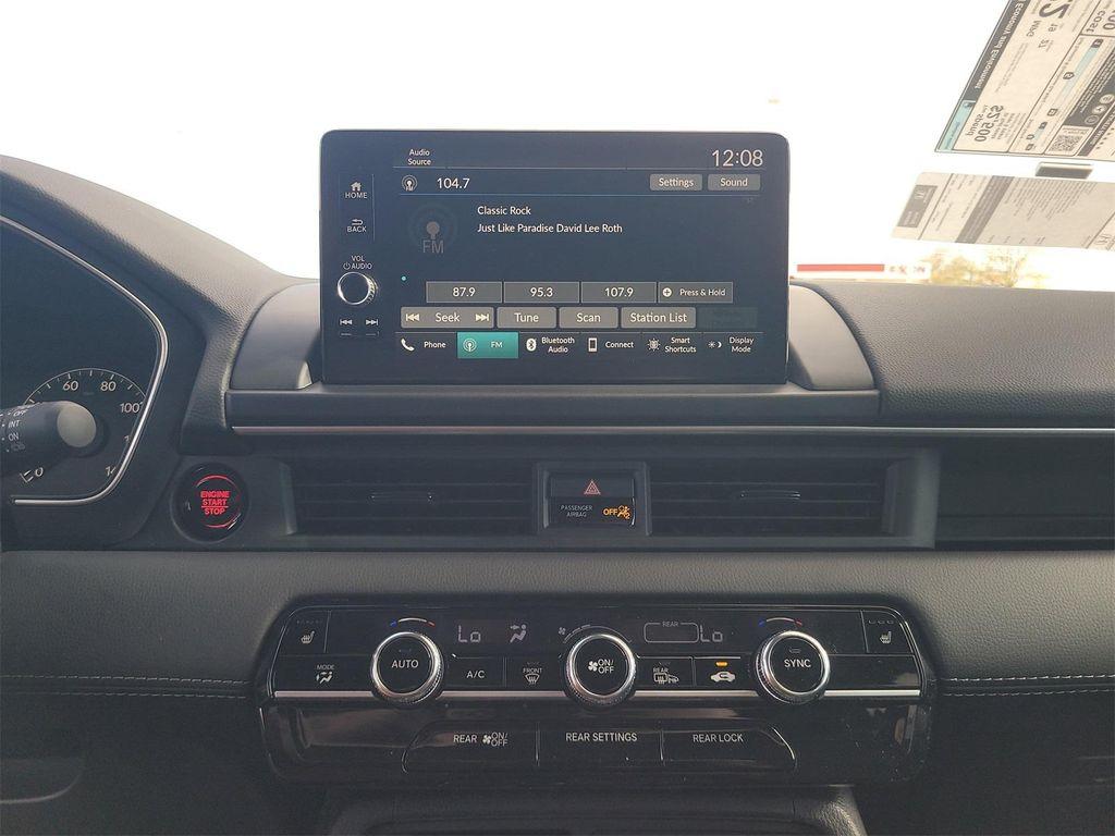 new 2025 Honda Pilot car, priced at $45,450