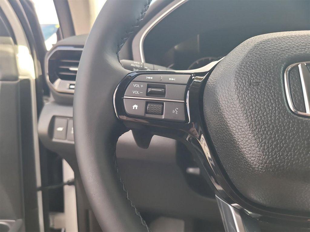 new 2025 Honda Pilot car, priced at $45,450