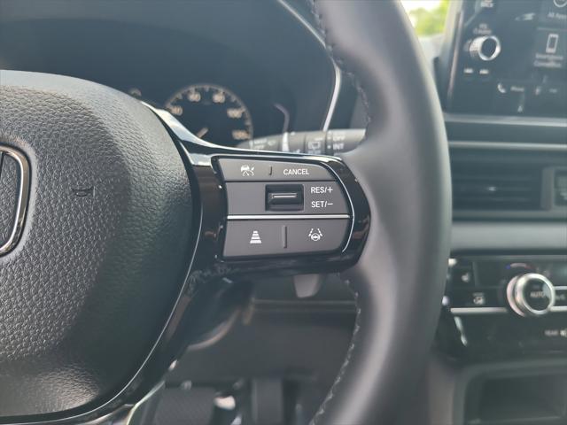 new 2025 Honda Pilot car, priced at $44,405