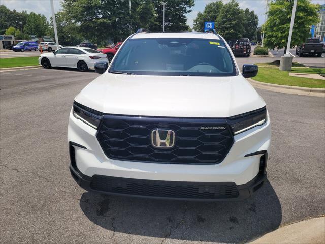 new 2025 Honda Pilot car, priced at $56,485