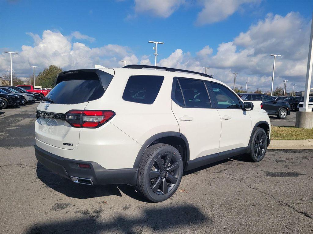 new 2025 Honda Pilot car, priced at $44,250