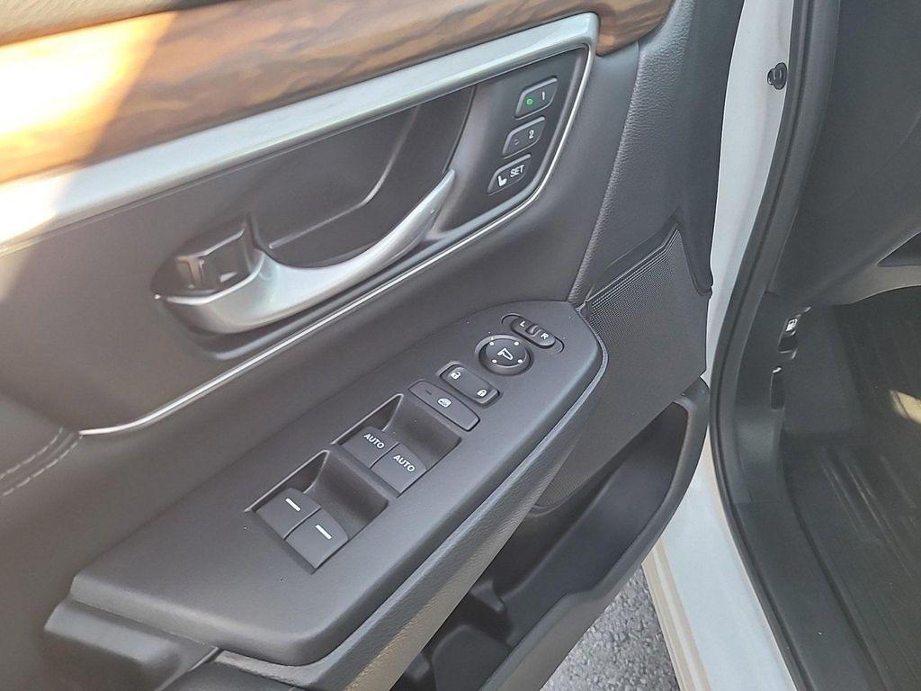 used 2021 Honda CR-V car, priced at $27,894