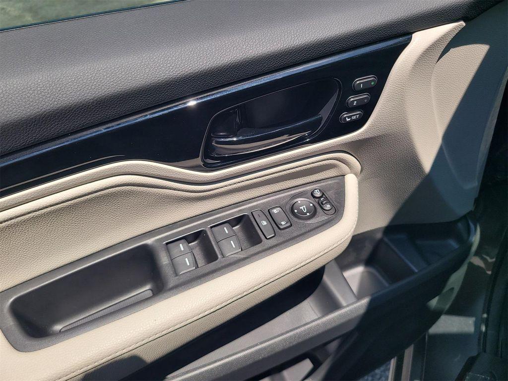 new 2025 Honda Odyssey car, priced at $51,275