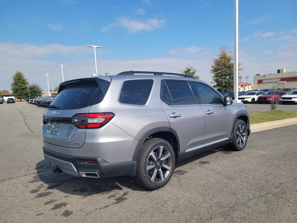 new 2025 Honda Pilot car, priced at $52,815