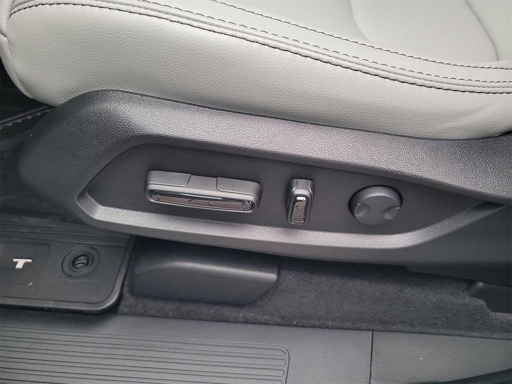 new 2025 Honda Pilot car, priced at $45,450