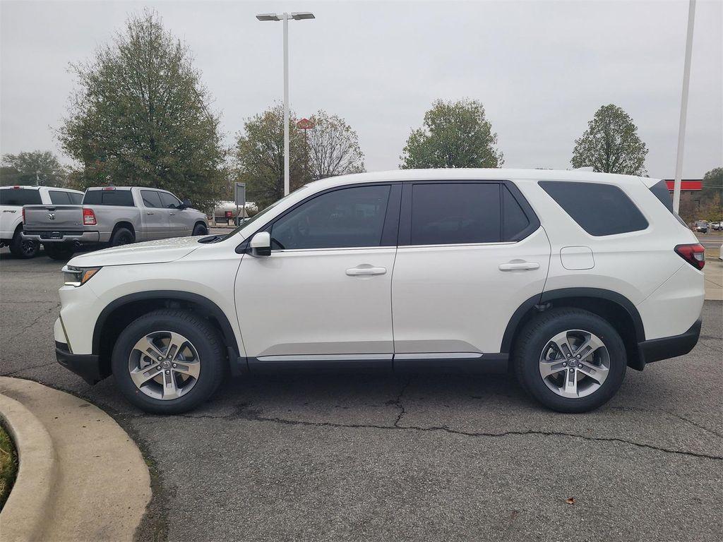 new 2025 Honda Pilot car, priced at $45,450