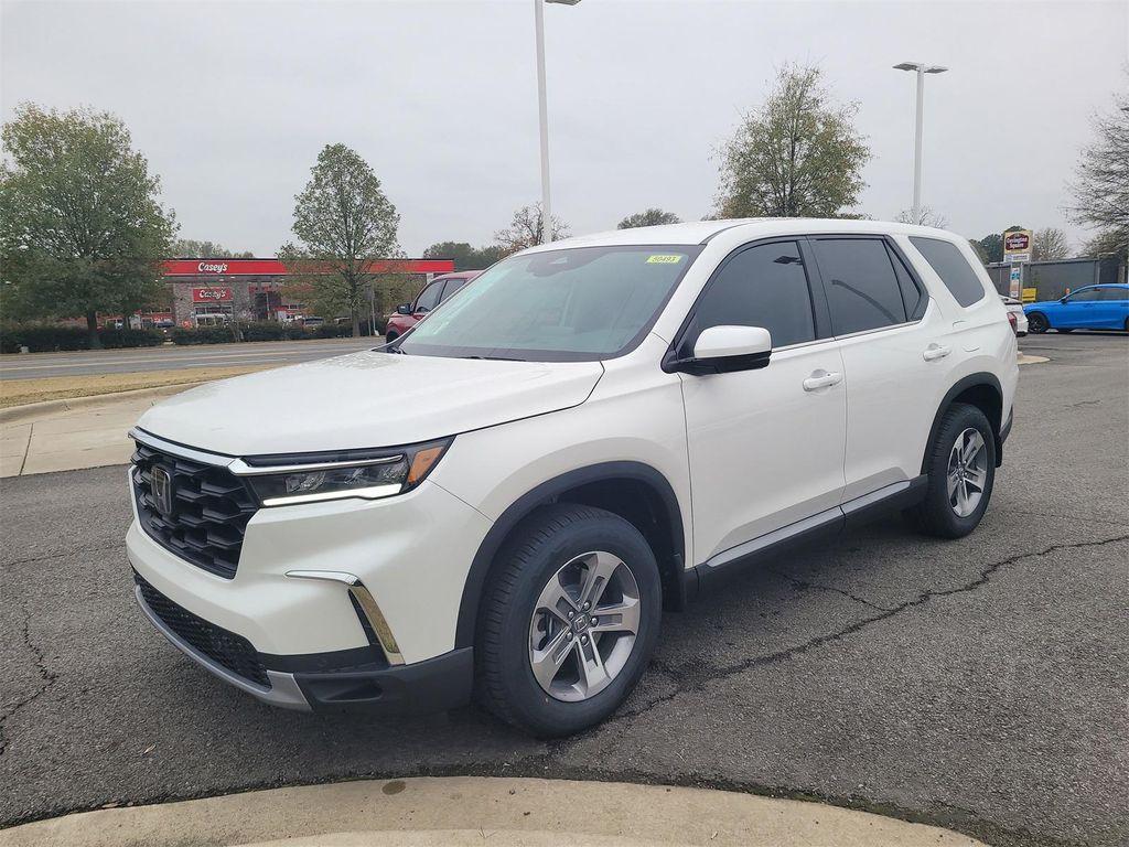 new 2025 Honda Pilot car, priced at $45,450